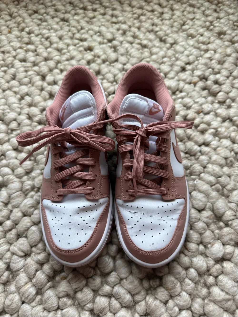 Nike Women’s dunk low Sneakers - 8.5 - Picture 5 of 7